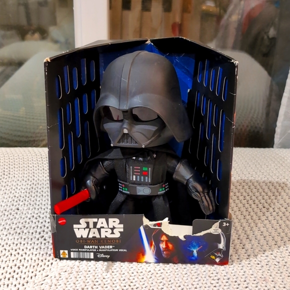 13-inch Darth Vader with voice manipulator - Picture 1 of 3